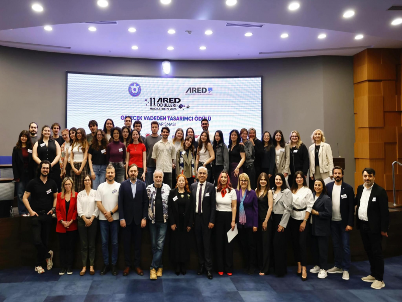 GELECEĞİN TASARIMCILARI İZMİR’İ YENİDEN YORUMLADI: ARED HACKATHON 2026 ŞAMPİYONLARINI BELİRLEDİ!