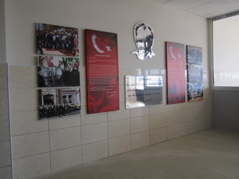 Atatürk Köşesi Projesi, ARED Eğitim Gönüllüleri’nin Desteğiyle 8. Yılında Devam Ediyor