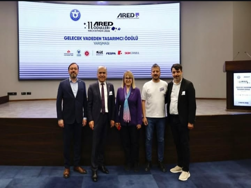 GELECEĞİN TASARIMCILARI İZMİR’İ YENİDEN YORUMLADI: ARED HACKATHON 2026 ŞAMPİYONLARINI BELİRLEDİ!